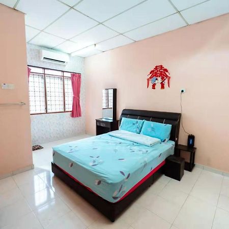 Star Light Homestay Sitiawan Zewnętrze zdjęcie
