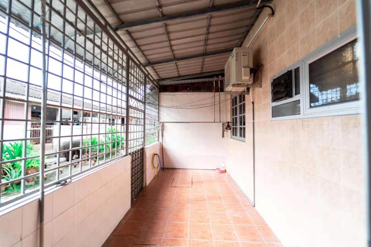 Star Light Homestay Sitiawan Zewnętrze zdjęcie